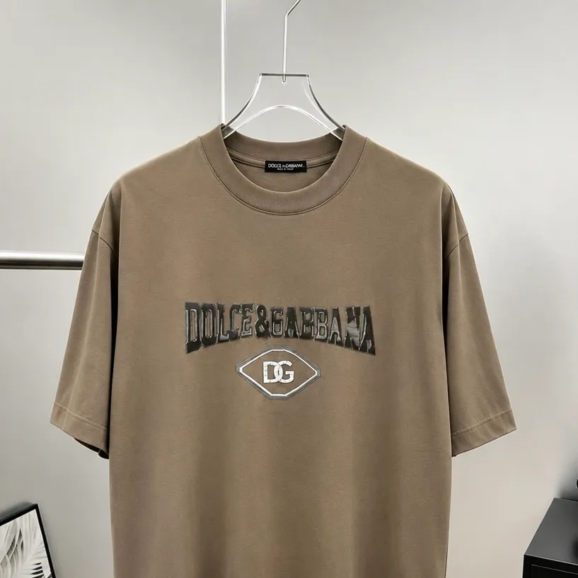 dg～ 《 》 ， tee ， Same Style ， : Black White Coffee Brown Size：S（90-130 ） M（125-150 ） L（135-165 ） XL（160-190 ） XXL（185